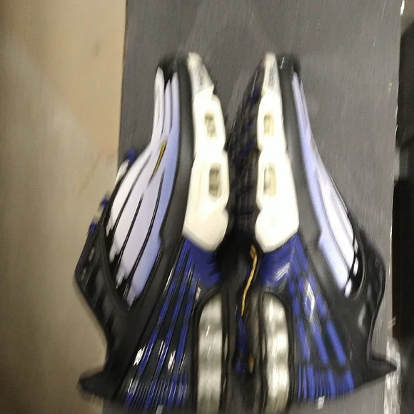 Nike Air Max Plus 3 in Black, White, and Hyper Blue  Size 4.5Y - Picture 5 of 8